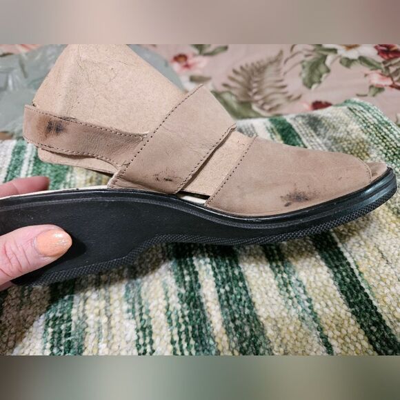 #286 ROMIKA- Tan Suede Strapped Sandals- sz. 40 (9) M - Picture 8 of 8